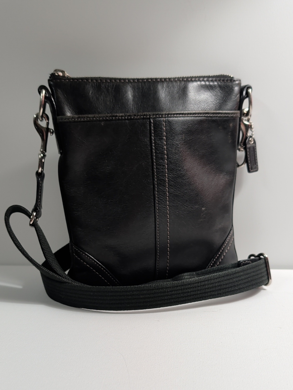 Vintage Coach Soho Black Leather Swingpack Crossbody Bag